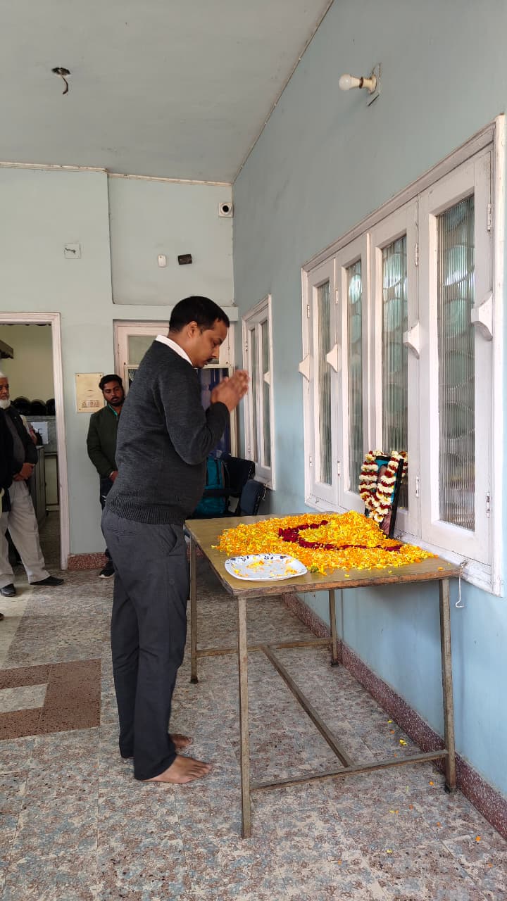 वन निगम के पूर्व कर्मचारी स्वर्गीय श्री सत्यनारायण मंडल जी के निधन पर शोक सभा का आयोजन